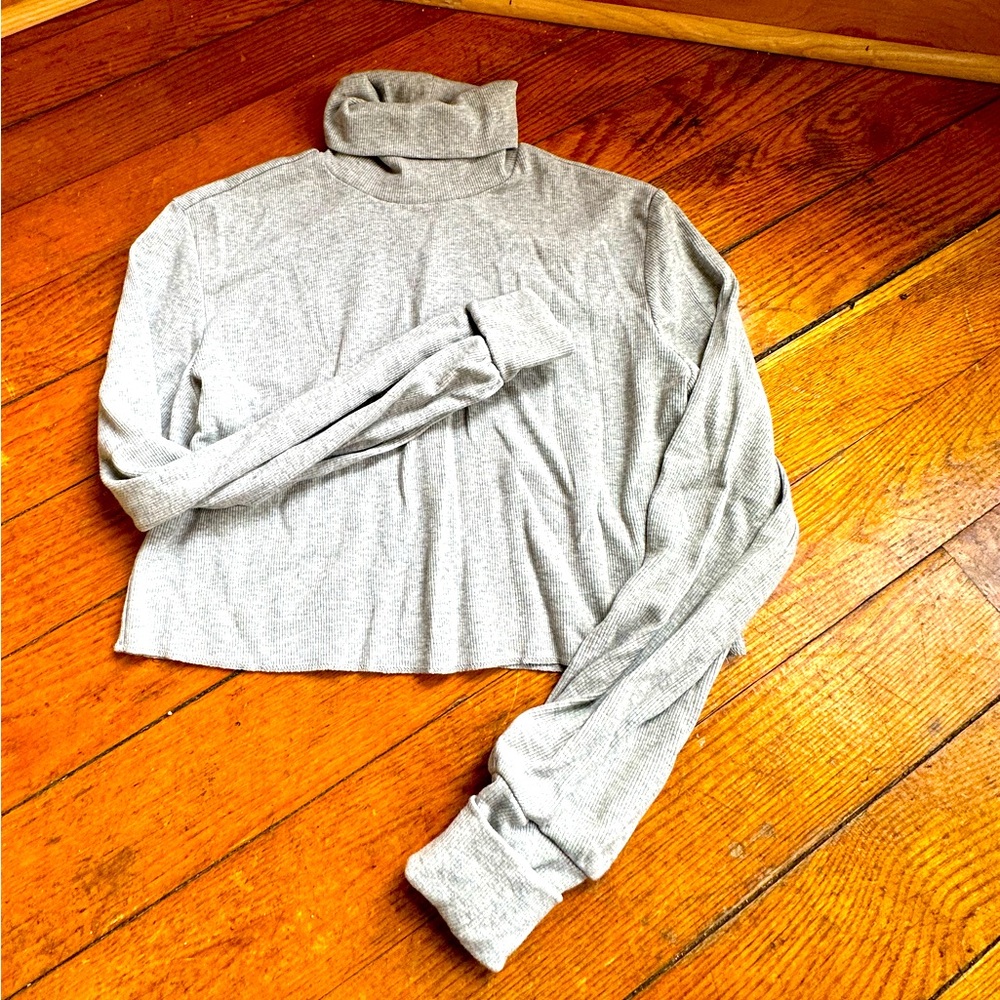 Long sleeve turtle neck